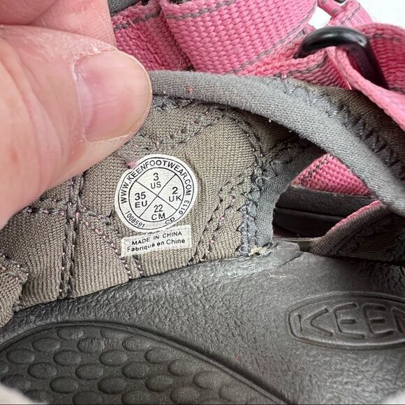Keen Pink Water Shoes Size 3 - Picture 6 of 8